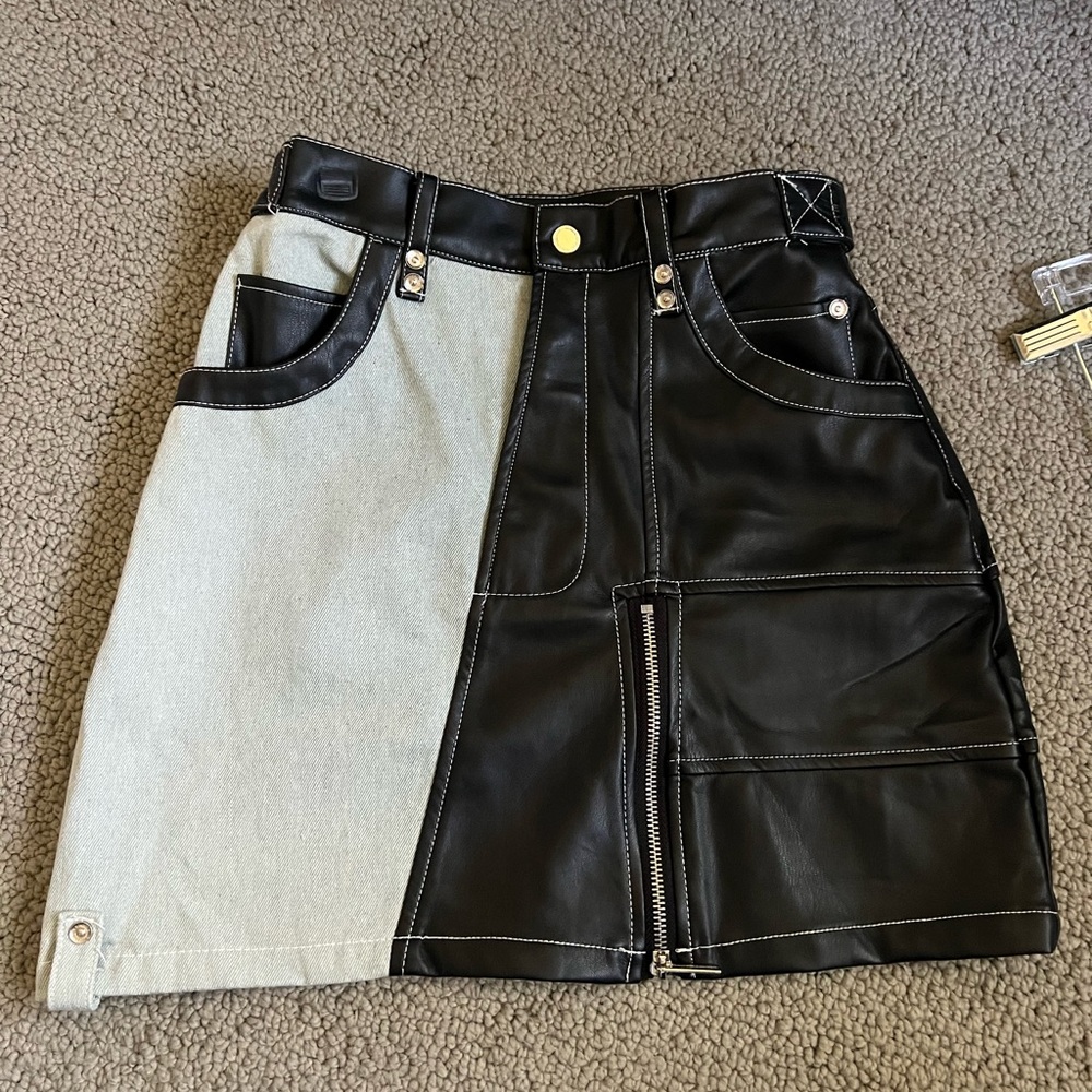 Manière de Voir mini skirt